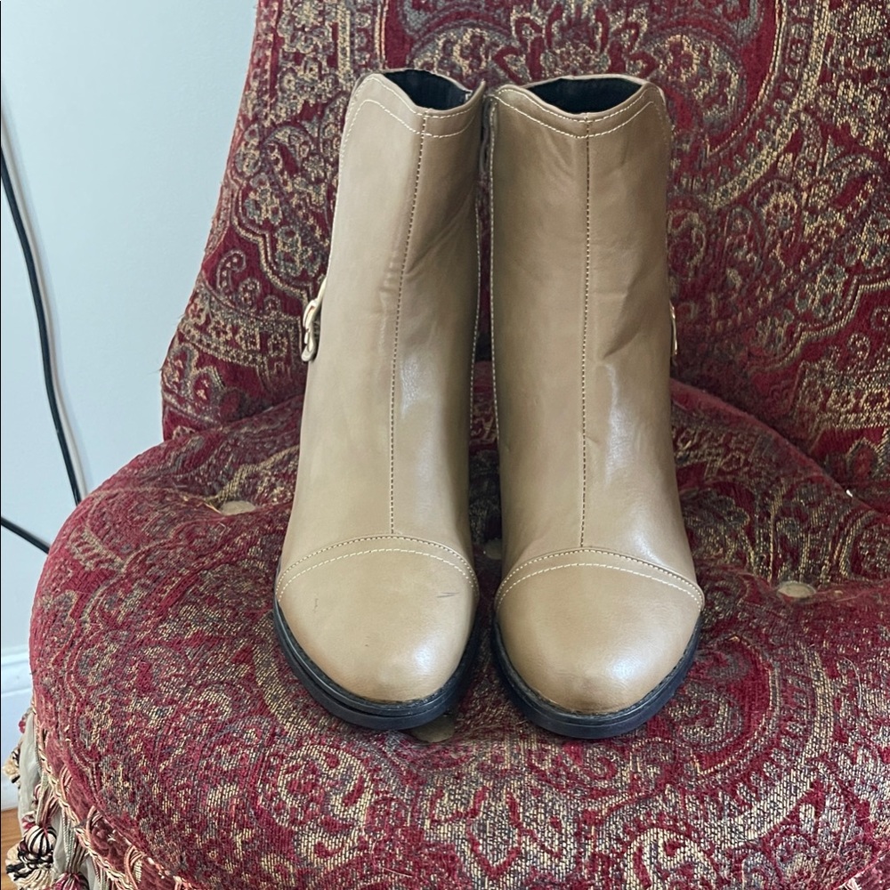 Elegant Tan Ankle Boots